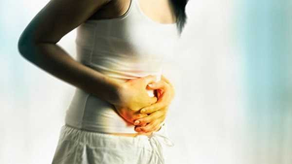 Chữa đau dạ dày: Theo nghiên cứu, trong nghệ đen có chứa chất curcumin và hàm lượng Itomilat. Chất này làm tăng sự co bóp của túi mật, giảm tiết axit dạ dày đồng thời làm giảm triệu chứng đau sốt, khó chịu do bệnh dạ dày mang lại. 