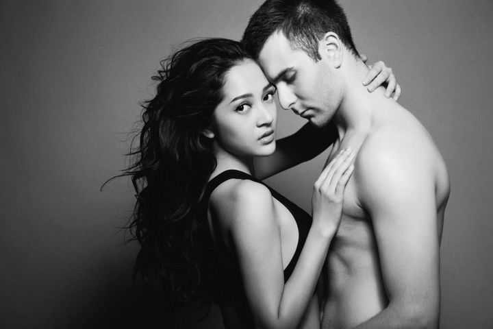 Đặc biệt, bạn diễn của Bảo Anh trong MV lần này chính là Atanas - bạn nhảy cùng cô tại Bước nhảy hoàn vũ 2013.