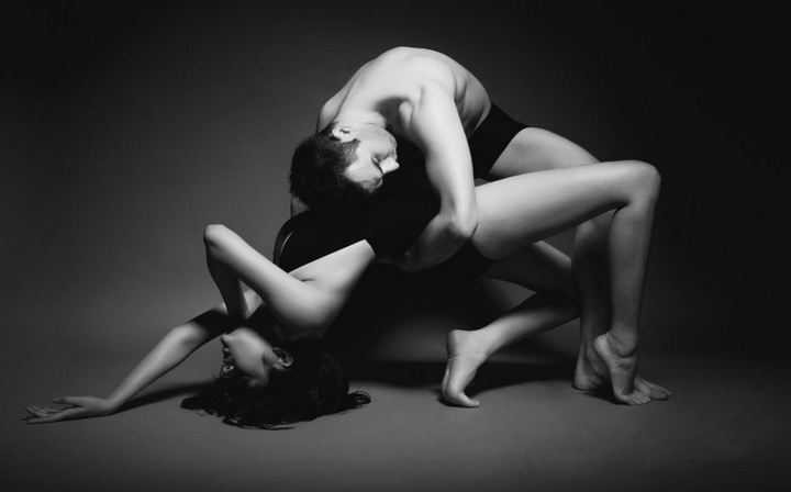 Với những gì đã thể hiện trên sân khấu Bước nhảy hoàn vũ thì trong MV này, khán giả tiếp tục được chứng kiến khả năng nhảy đương đại rất tốt của Bảo Anh.