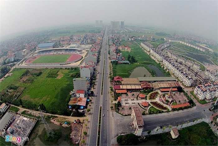 Đây là một trong rất nhiều khu đô thị ở Hà Nội bị bỏ hoang, điển hình cho một thời đất sốt ảo, khi các nhà đầu tư ném tiền vào đất mong chờ siêu lợi nhuận. 