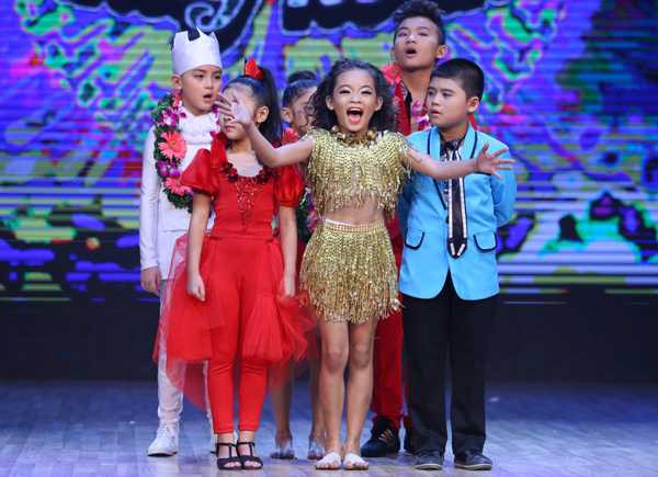 Bước nhảy hoàn vũ nhí