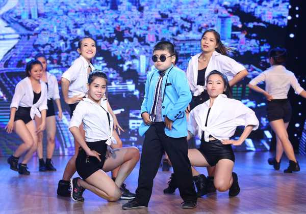 Bước nhảy hoàn vũ nhí