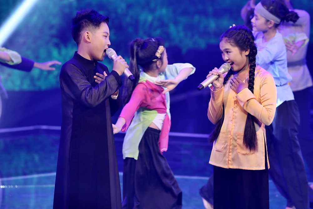 Thiện Nhân – Chí Công song ca ăn ý