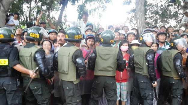 Nhóm người trên ô tô nghi 'bắt trẻ em, mổ bụng' là ai?