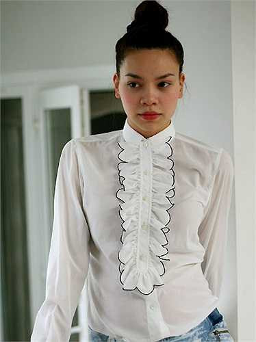 Những năm trước khi dư luận rộ lên tin đồn là Hồ Ngọc Hà đã cưới và thậm chí... có bầu vào thời điểm năm 2001, cô đã lên tiếng phủ nhận. Hà còn trả lời phỏng vấn trên một tờ báo mạng một cách mạnh mẽ rằng: 'Tôi không hiểu mình lấy chồng khi nào'