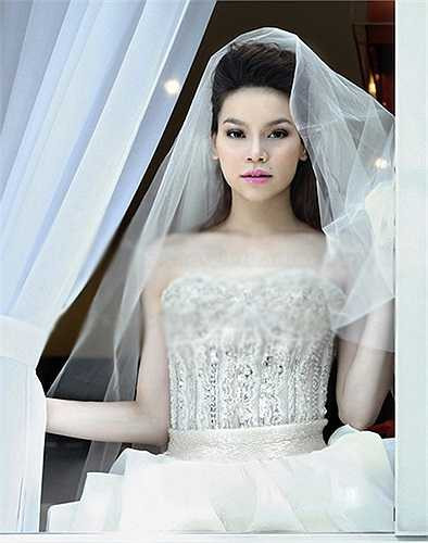 Sau đó, Hà đã lên tiếng rằng ngày đó Hà không có bầu và đám cưới diễn ra lúc 17 tuổi chứ không phải 16 tuổi.