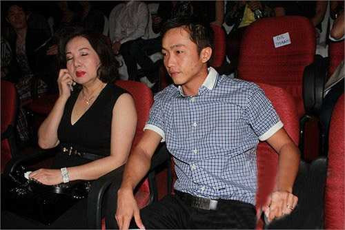 Tuy nhiên, sau đó Hà Hồ đã thể hiện từng bước chinh phục mẹ chồng của mình 