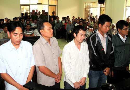 Sếp của 5 công an đánh chết người bị khởi tố