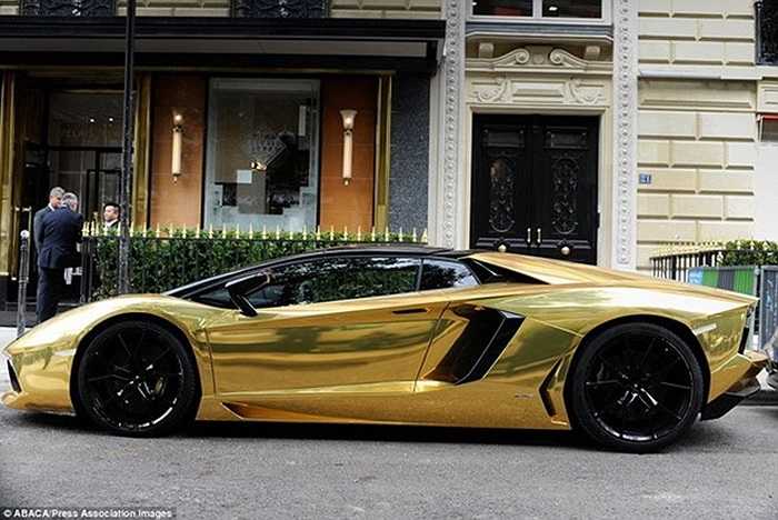 Siêu xe Lamborghini Aventador LP 700-4 được trang bị động cơ V12 dung tích 6,5 lít, có công suất cực đại 692 mã lực