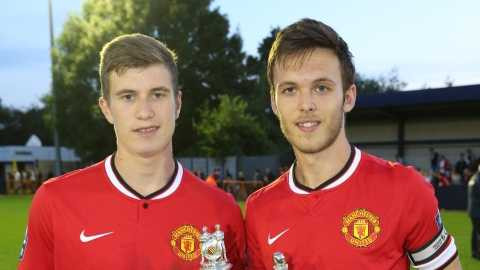 Paddy McNair và Tom Thorpe