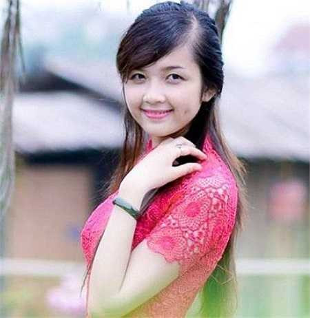 Ánh thật thà: Từ lâu mình đã rất muốn tham gia các hoạt động xã hội và đặc biệt là làm từ thiện. Đó là một trong những công việc mà mình đam mê, yêu thích. Một phần, nó tạo cho mình sự năng động, rèn luyện kĩ năng sống, hơn nữa đó cũng chính là cơ hội để mình chia sẻ, giúp đỡ những người kém may mắn hơn mình.