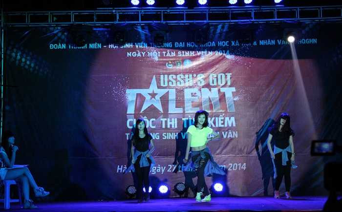 Ngắm trai tài gái sắc trường ĐHKHXH-NV