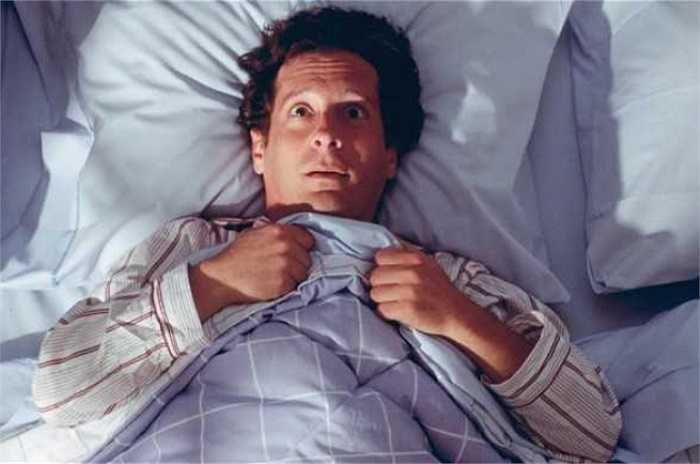 11. Nếu bạn không ngủ đủ 8 tiếng mỗi ngày, cơ thể sẽ mệt mỏi và không thể hoạt động hiệu quả. Điều này sẽ gây ra bất lực.