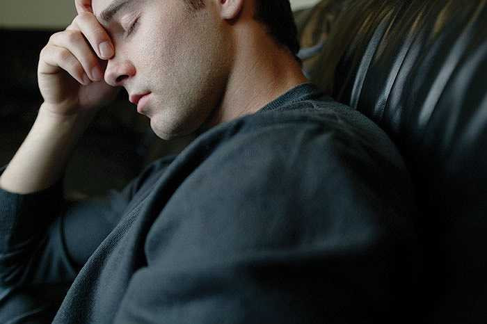 3. Chấn thương và xuất huyết: Bạn đã bao giờ bị va đập tinh hoàn cực mạnh. Cú va đập nặng có thể khiến máu chảy ra ngoài túi bìu. Tình trạng này có thể được chữa khỏi bằng cách nghỉ ngơi tại giường hoặc phẫu thuật dẫn lưu nhỏ.