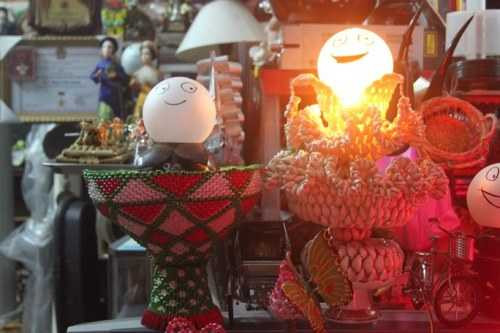 Kho đồ cổ tiền tỷ của 'chuyên gia tái sinh rác thải'