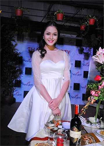 Sau đạt vị trí Á hậu tại cuộc thi Hoa hậu Việt Nam 2012, Hoàng Anh trở nên nổi bật với nhiều hoạt động từ thiện và xã hội đáng chú ý.