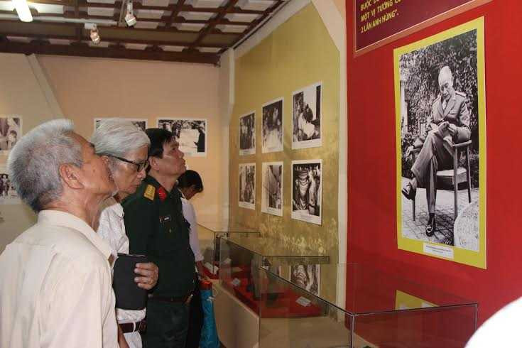 Khai mạc triển lãm về con người, sự nghiệp Đại tướng Lê Trọng Tấn