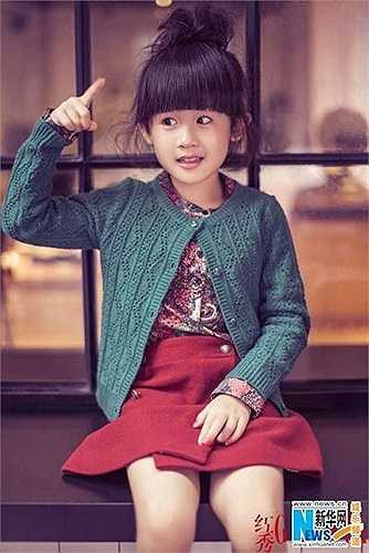 Con gái của cặp đôi điện ảnh Lục Nghị - Bào Lôi vô cùng xinh xắn như một thiên thần.