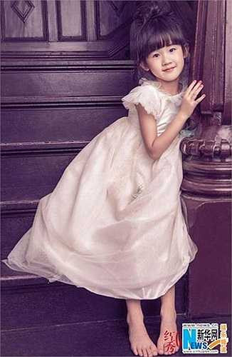 Cô bé từng gây bão khi tham gia chương trình 'Bố ơi, mình đi đâu thế' với những biểu cảm vô cùng dễ thương.