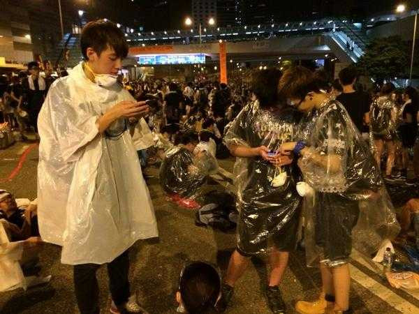 Người biểu tình Hong Kong tuyên bố sẽ đối đầu cảnh sát