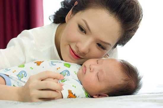 Gia đình nhỏ của Đan Lê vừa đón thêm quý tử thứ hai.