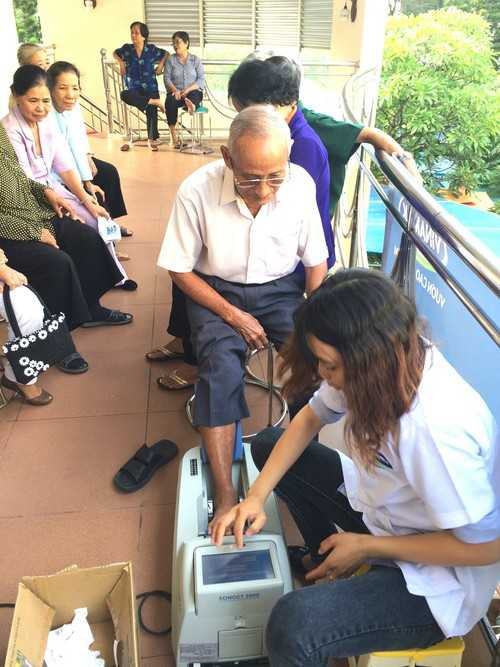 Vinamilk chăm sóc người cao tuổi Bình Thuận