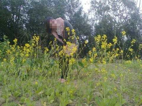 Nữ sinh tỏ tình với thầy ngay giữa lớp