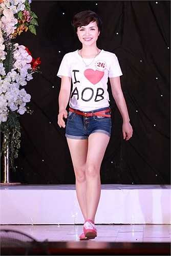 Chứng tỏ bản lĩnh và tài năng của mình, Hằng đã từng đỗ 2 trường với điểm số tương đối cao.