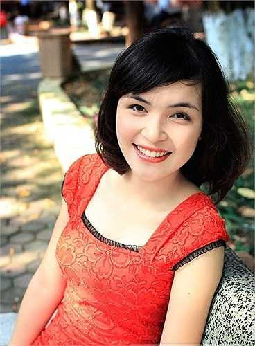 Khi chia sẻ về quyết định học Ngân hàng, Hằng nói: 'Đó là một quyết định khó khăn, đánh dấu bước ngoặt trên con đường học vấn của em'.