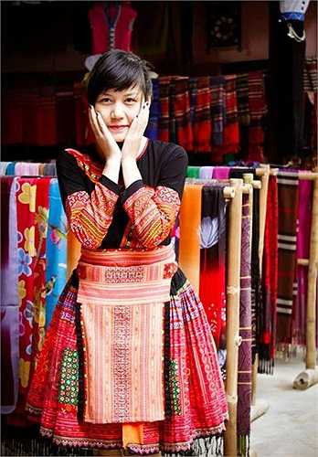 Thùy từng được giải khuyến khích trong cuộc thi vẽ tranh về phòng chống HIV/AIDS.