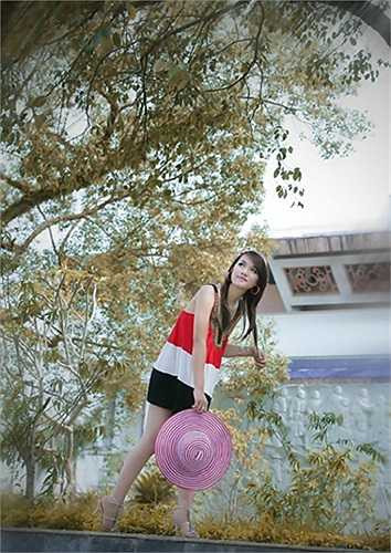 Cô có rất nhiều sở thích: nấu ăn, nghe nhạc, làm mẫu ảnh...