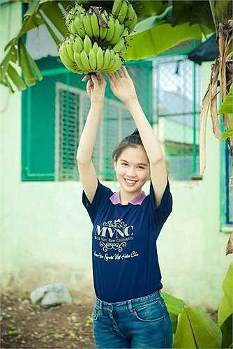 Hiếm khi thấy Ngọc Trinh kín đáo như thế này