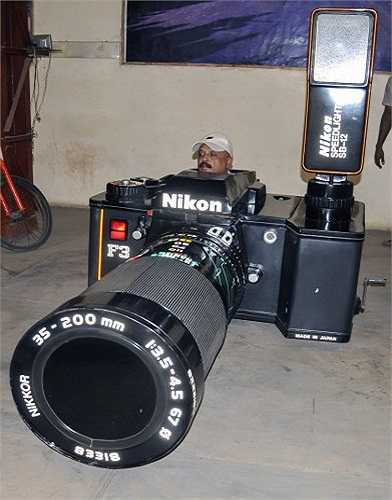 Yadav thiết kế chiếc xe đầu tiên khi ông 14 tuổi.