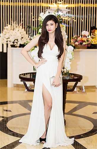 Có thể coi Trương Quỳnh Anh là 'Nữ Hoàng truyền hình' bởi hiếm ai nhận được nhiều vai nối tiếp như cô. Cô đang gấp rút những cảnh quay tổng lực cho bộ phim 'Hạnh phúc của người khác'.