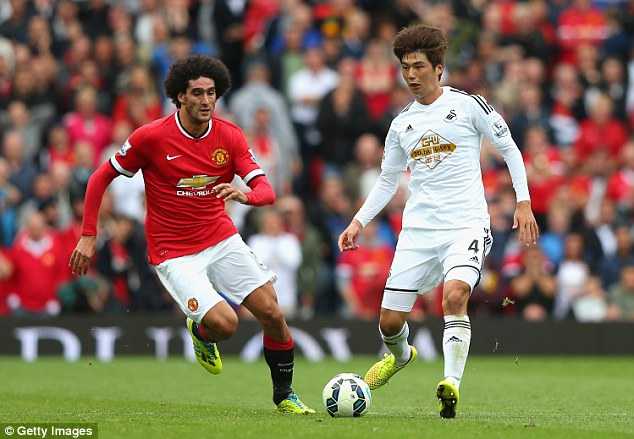 Van Gaal thở phào, Man Utd nô nức đón tin vui