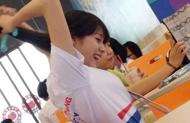 Nữ sinh 9x bất ngờ nổi tiếng vì bị chụp ảnh lén