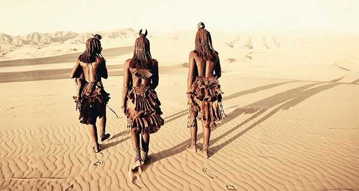 Thổ dân Himba sống trên sa mạc Namibia