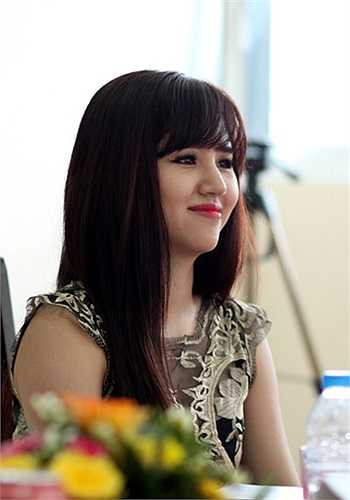 Năm 2013, cô gái này đã tốt nghiệp Cử nhân ĐH Luật khóa 34 và hiện giờ làm việc tại Bộ Tư pháp. 