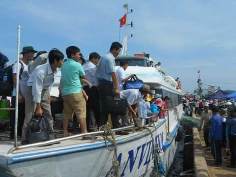 sản phụ, sinh con, trên tàu, cao tốc, Quảng Ngãi, Lý Sơn