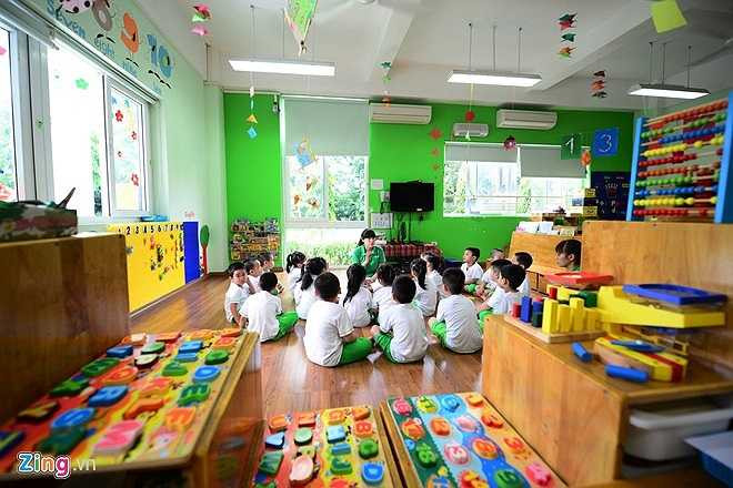 Mỗi lớp học chỉ dưới 20 học sinh, đảm bảo các bé được chăm sóc chu đáo. 