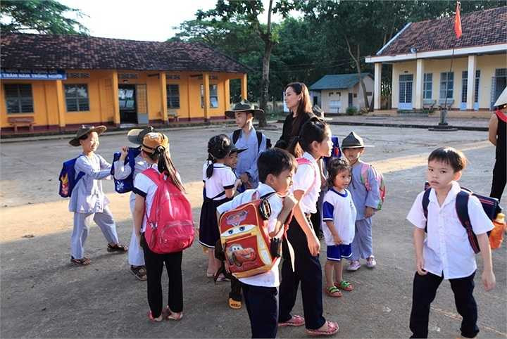 Chính vì thế với liveshow Sol vàng - Phi Nhung - Thương một người dưng là một niềm vui không thể nào nói thành lời