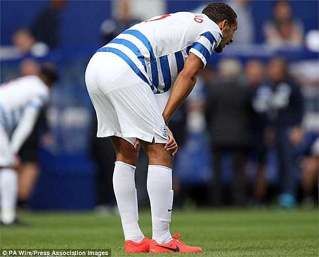 Từng chơi 455 trận cho Man Utd và giành 15 danh hiệu lớn nhỏ, nhưng rõ ràng Rio Ferdinand không còn phù hợp với đội bóng do Louis van Gaal dẫn dắt nữa