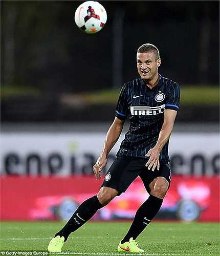 Vidic ký hợp đồng 3 năm với Inter trước khi mùa giải 2013-2014 khép lại