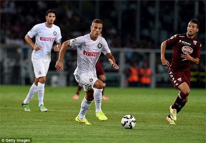 Vidic bị đuổi trong trận ra mắt Inter gặp Torino tại Serie A