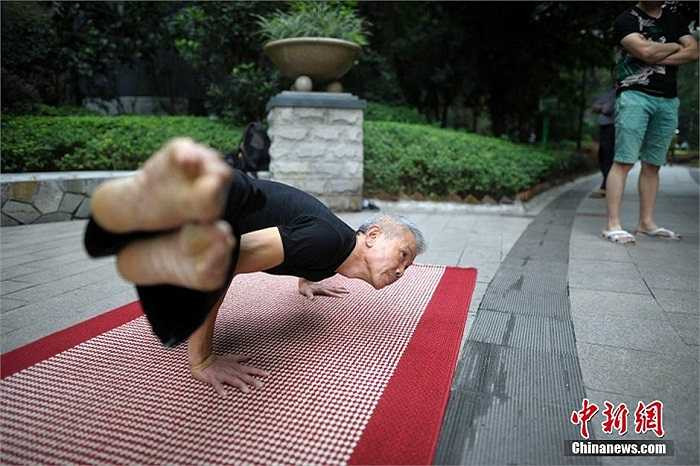 Yoga, hay còn gọi là Du-già, là một họ các phương pháp luyện tâm và luyện thân cổ xưa bắt nguồn từ Ấn Độ. 