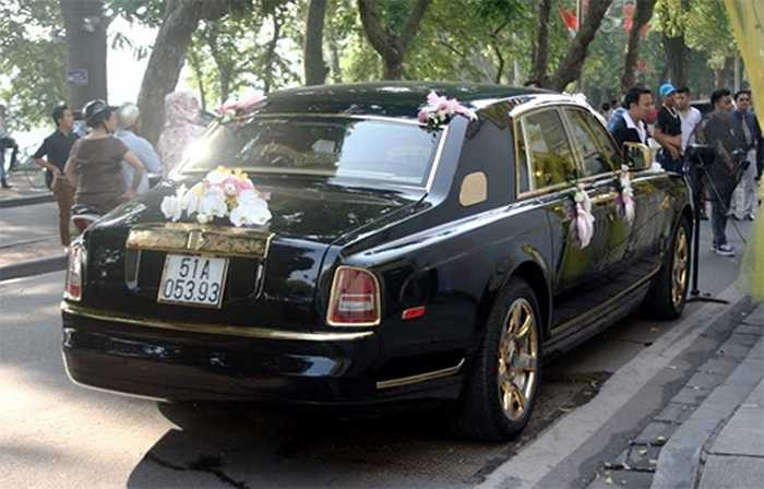 Rolls-Royce Phantom ngày càng được giới nhà giàu tại Việt Nam ưa chuộng bởi sự sang trọng trong thiết kế và yếu tố 'độc', không giống bất cứ một chiếc xe nào cho dù là cùng loại.