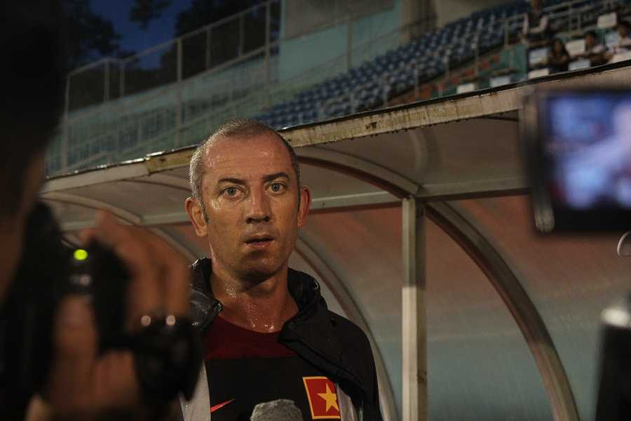 HLV Guillaume Graechen tự tin trước trận đánh lớn (ảnh: Hoàng Tùng)