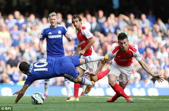 Wenger 'chuyên gia thất bại', Chelsea phá nát Arsenal