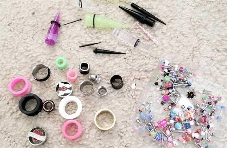 Phụ kiện nong tai và khuyên xỏ đa dạng với nhiều chủng loại khác nhau của 9X Việt.