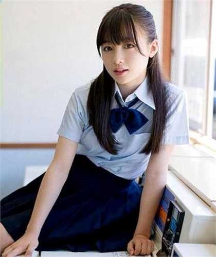 Phần lớn mọi người đều cho rằng, không ai có thể mặc đồng phục đẹp hơn Kanna.